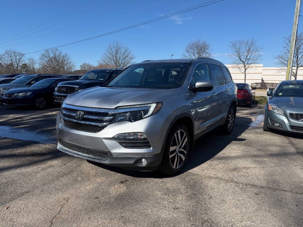 2017 Honda Pilot Image 1
