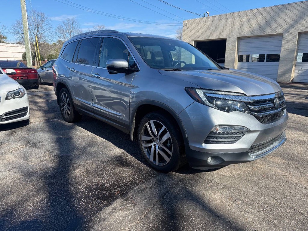 2017 Honda Pilot Image 2