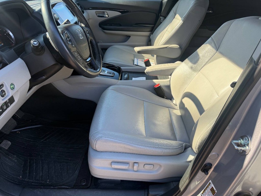 2017 Honda Pilot Image 6