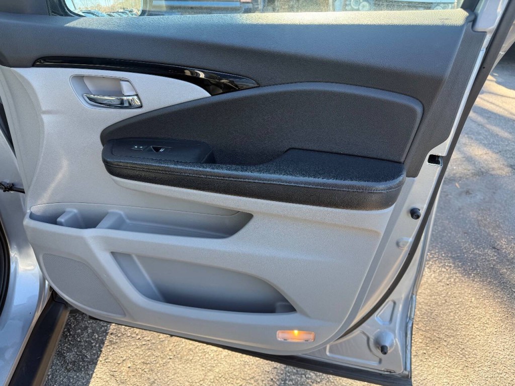 2017 Honda Pilot Image 13