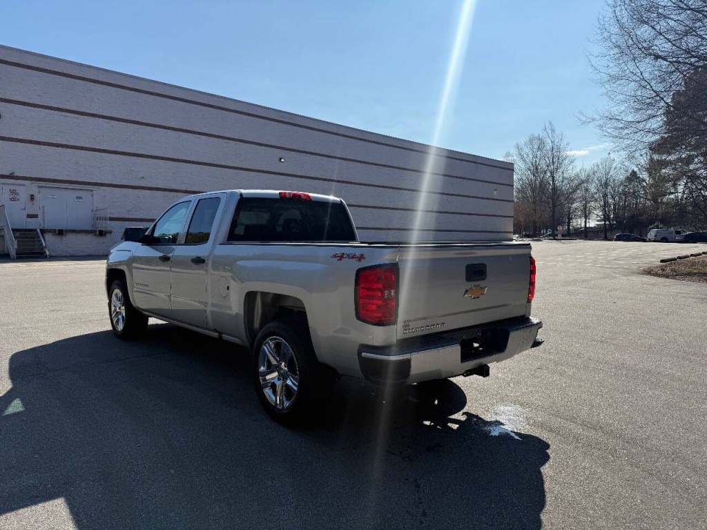 2017 Chevrolet Silverado 1500 Image 3