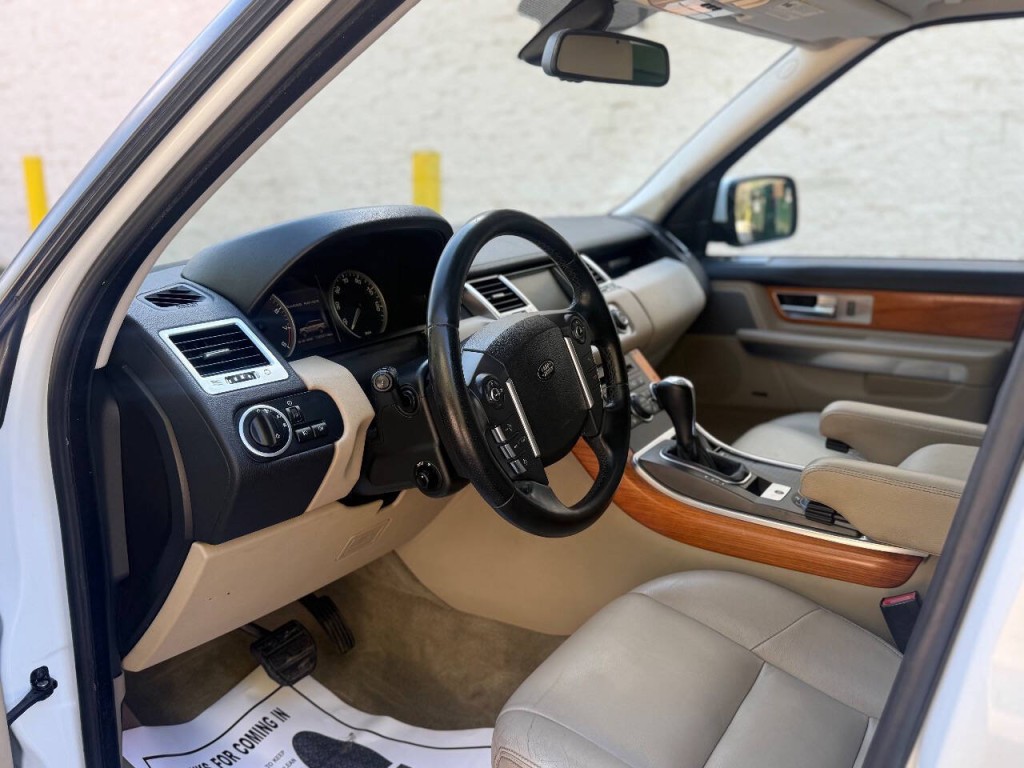 2011 Land Rover Range Rover Sport Image 12