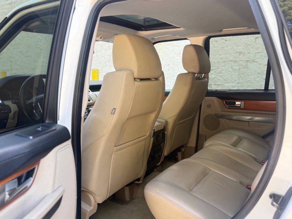 2011 Land Rover Range Rover Sport Image 16