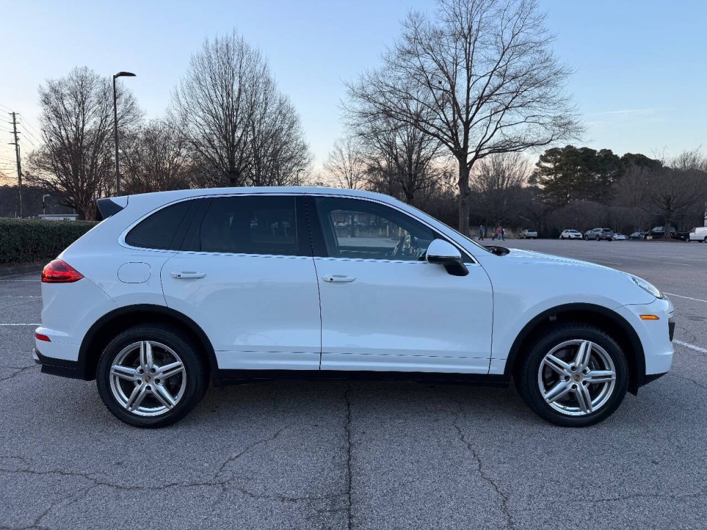 2016 Porsche Cayenne Image 6
