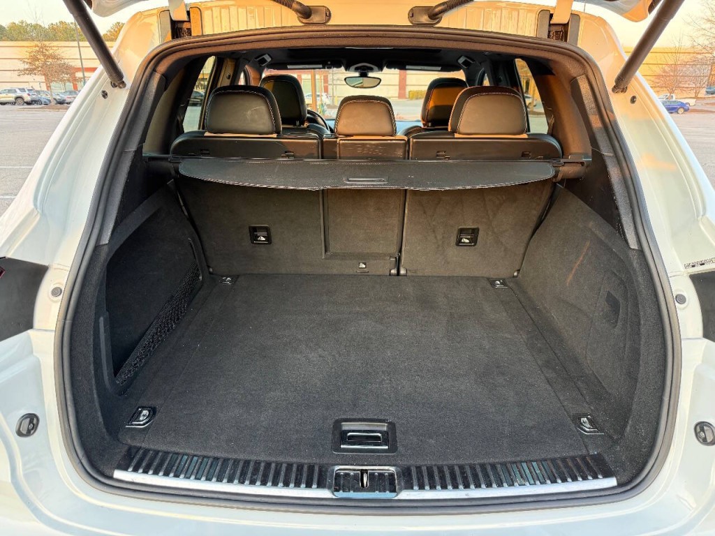 2016 Porsche Cayenne Image 17