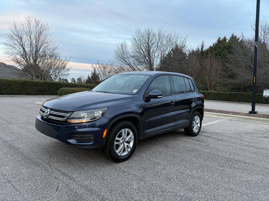 2013 Volkswagen Tiguan Image 2