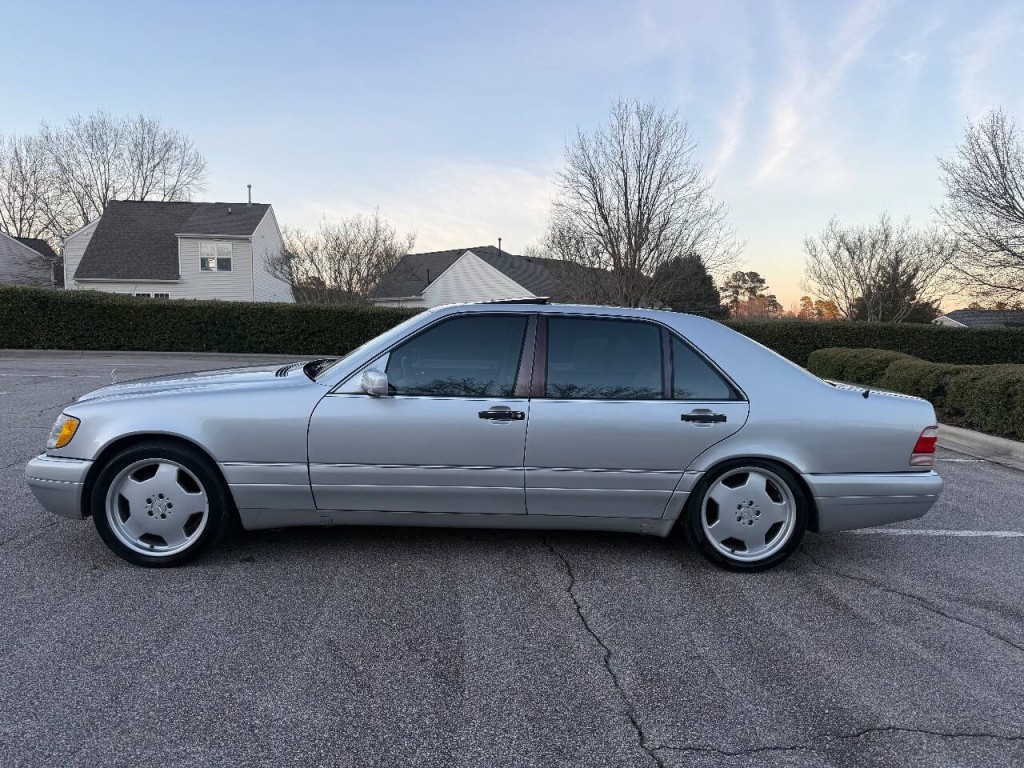 1999 Mercedes-Benz S-Class Image 2