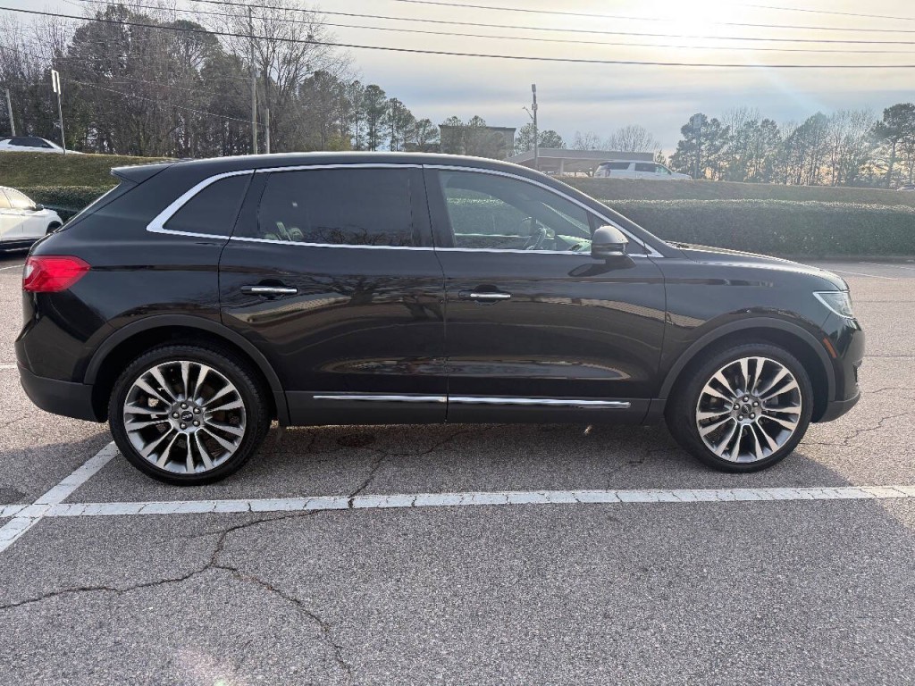 2017 Lincoln MKX Image 3