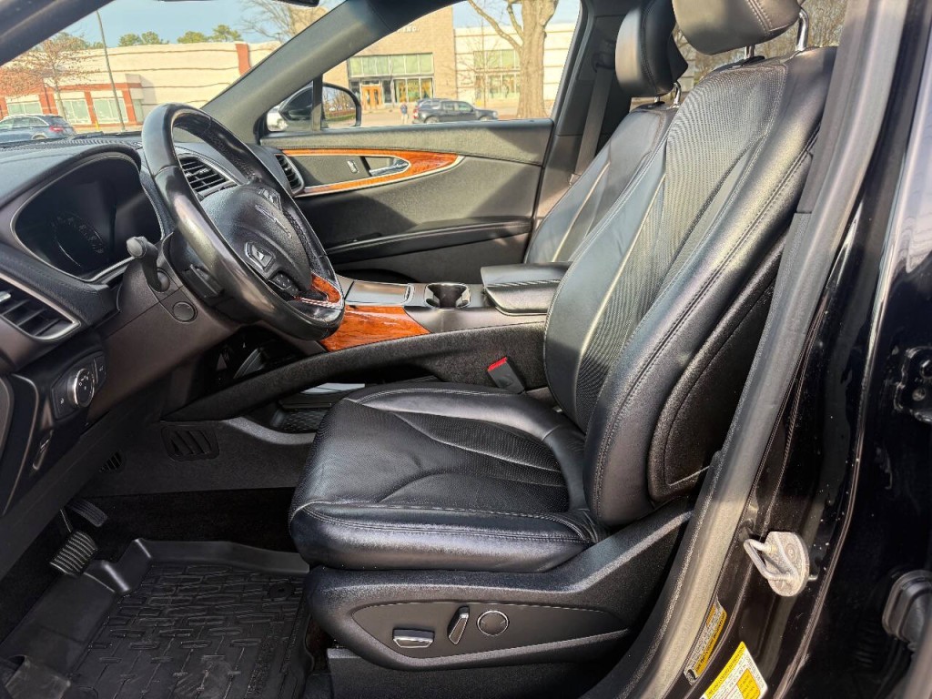 2017 Lincoln MKX Image 9