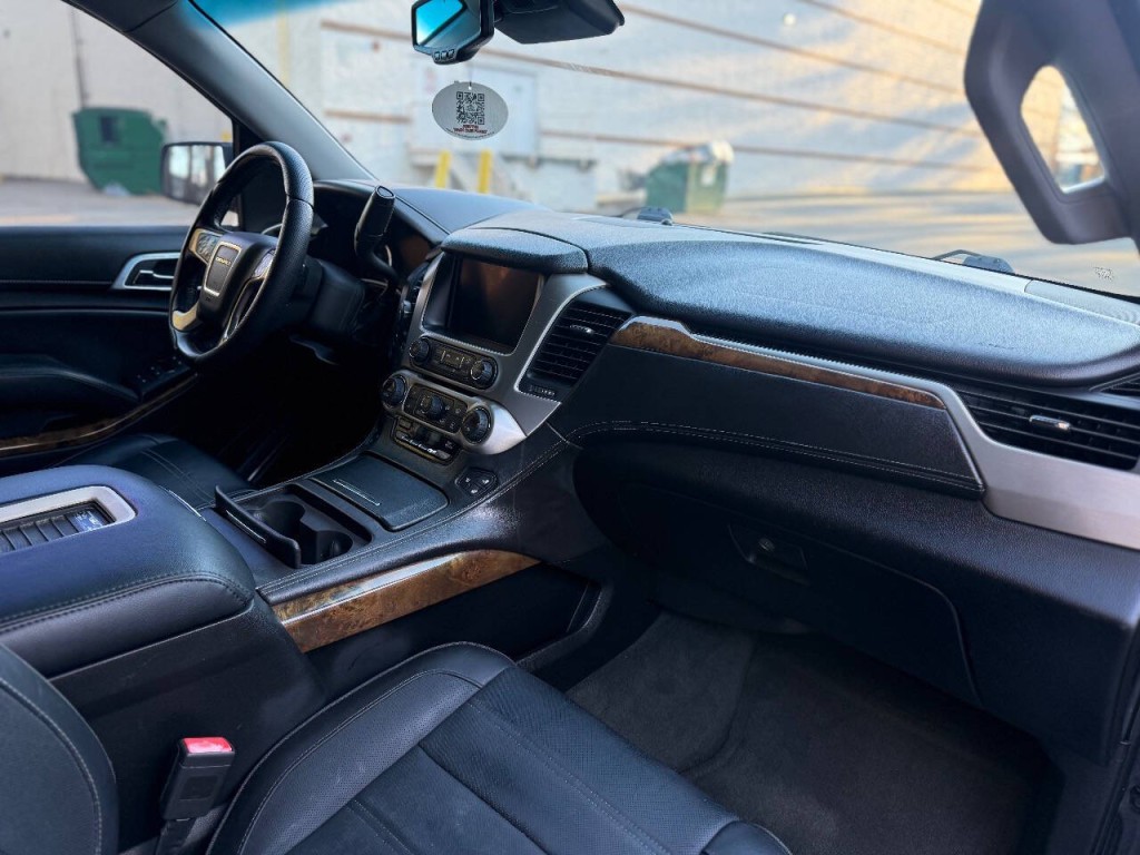 2015 GMC Yukon Image 9