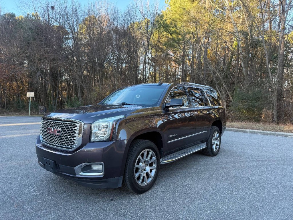 2015 GMC Yukon Image 1