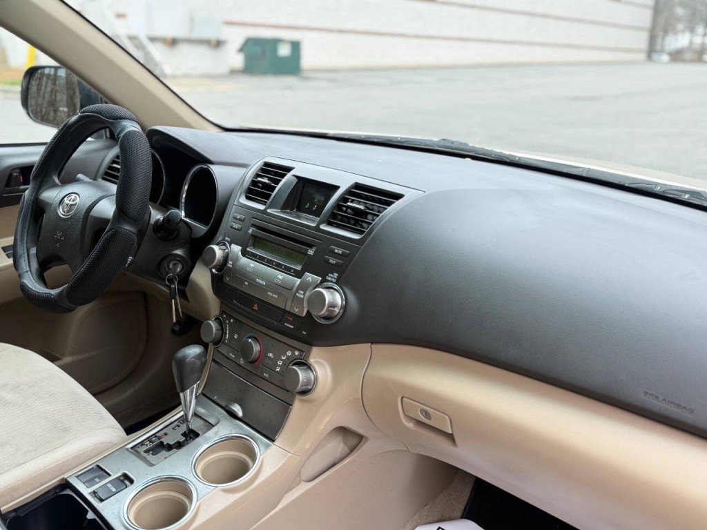 2009 Toyota Highlander Image 10