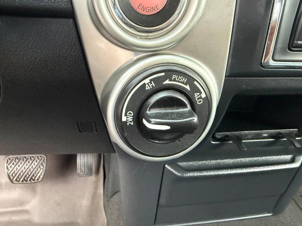 2017 Nissan Titan Image 19