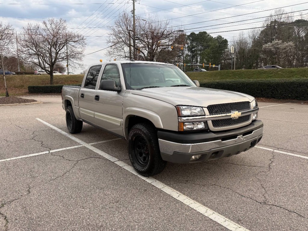 2004 Chevrolet Silverado 1500 Image 2