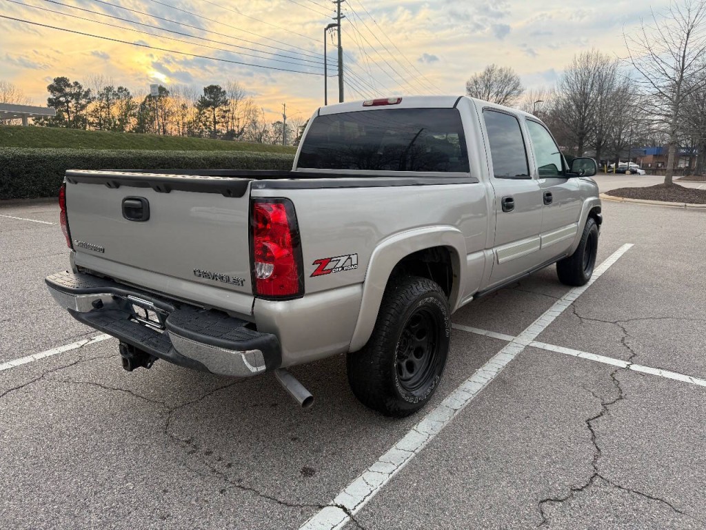 2004 Chevrolet Silverado 1500 Image 4