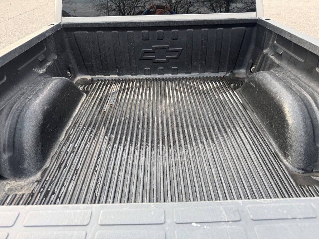 2004 Chevrolet Silverado 1500 Image 6