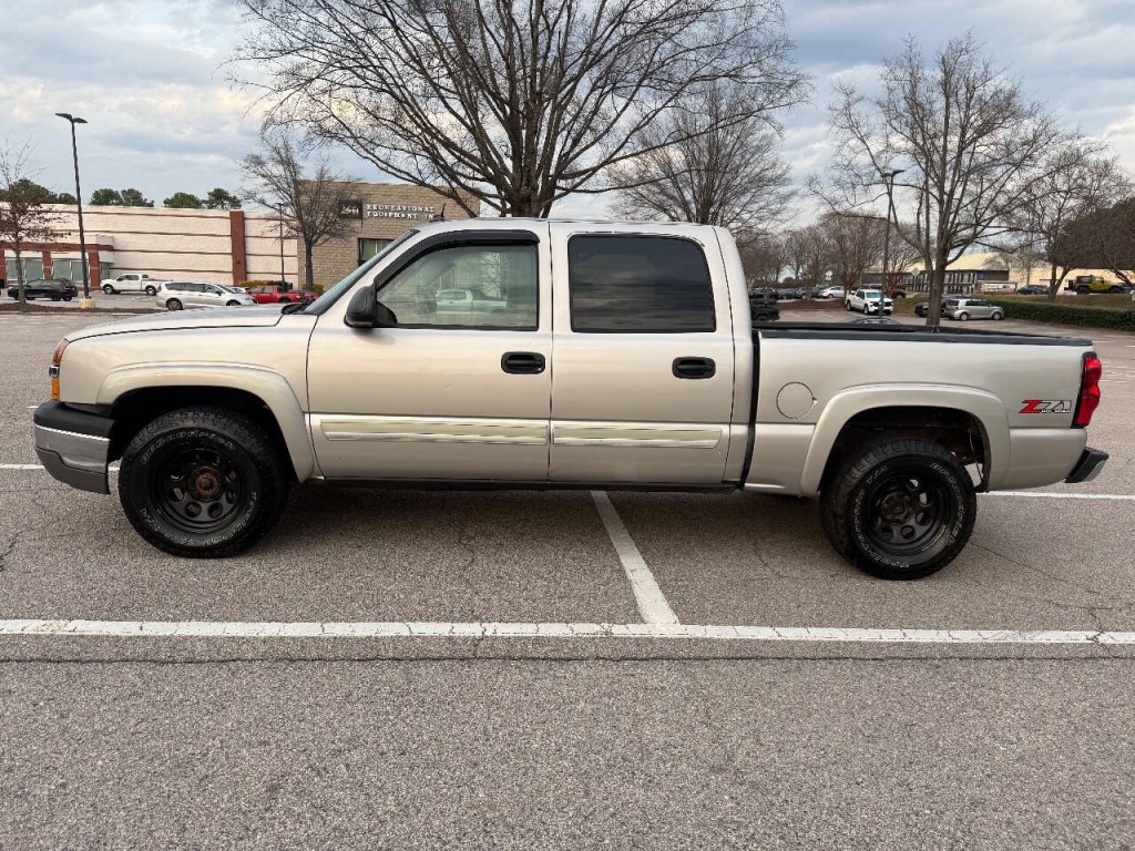 2004 Chevrolet Silverado 1500 Image 8