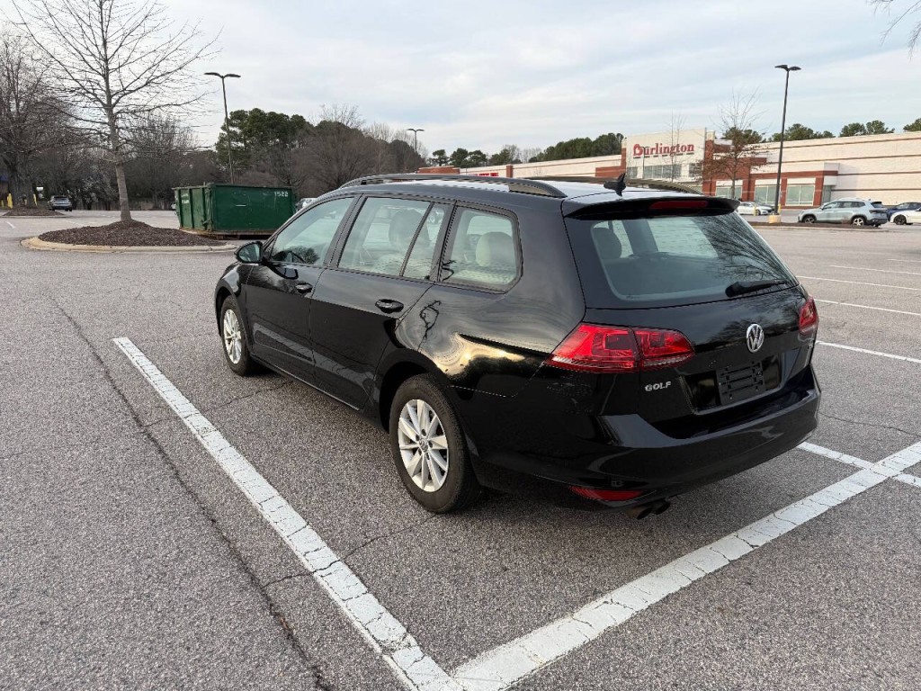 2016 Volkswagen Golf Image 6