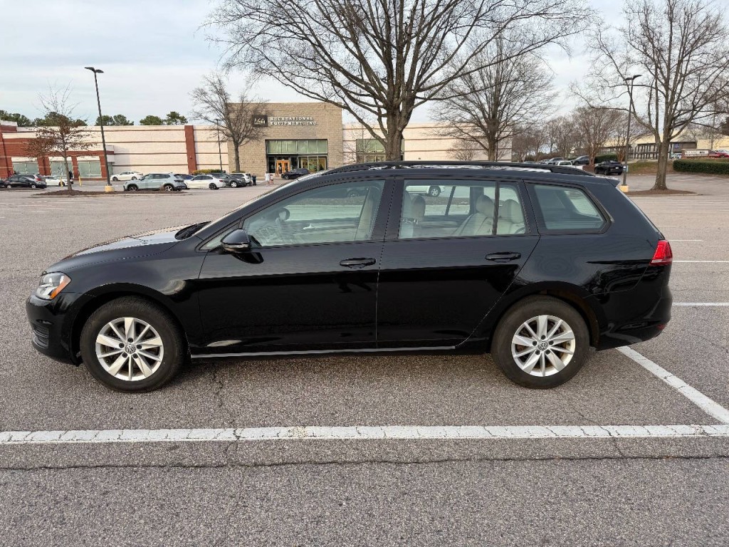 2016 Volkswagen Golf Image 7