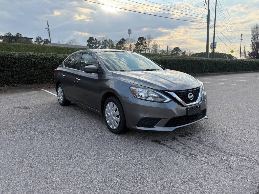 2018 Nissan Sentra Image 2