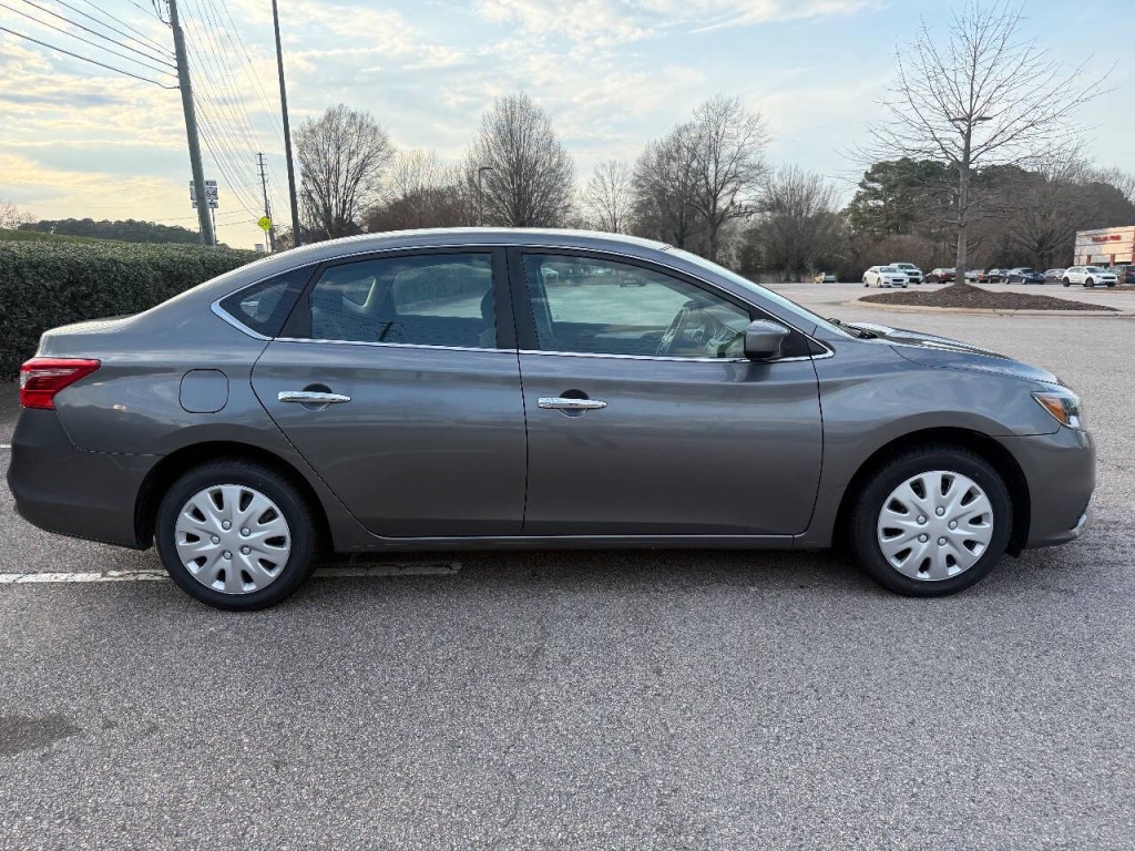 2018 Nissan Sentra Image 3