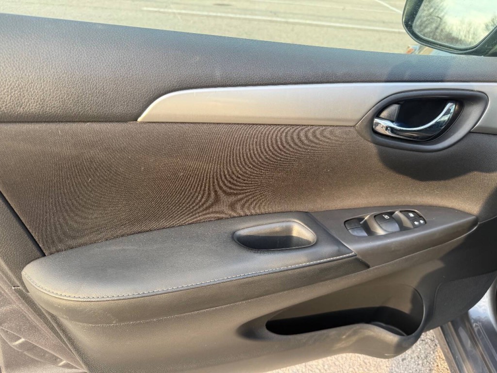 2018 Nissan Sentra Image 9