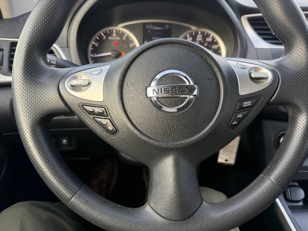 2018 Nissan Sentra Image 16