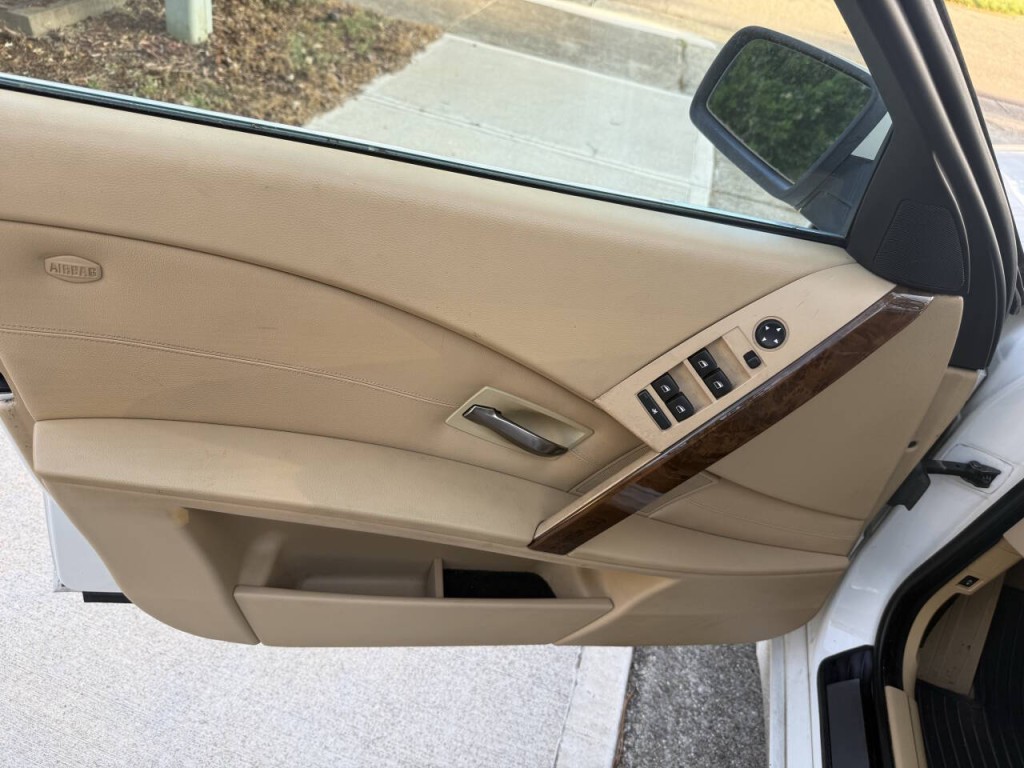 2007 BMW 5 Series Image 9