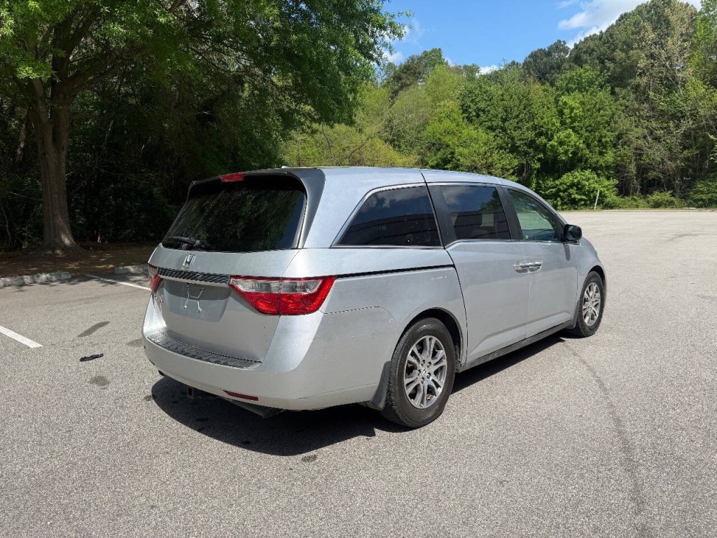 2011 Honda Odyssey Image 4