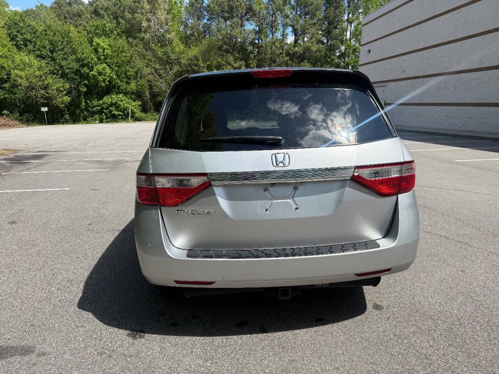 2011 Honda Odyssey Image 5