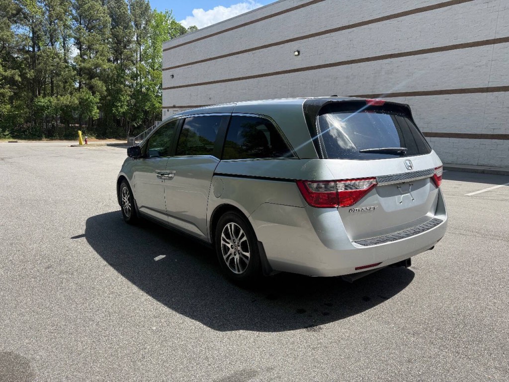 2011 Honda Odyssey Image 6