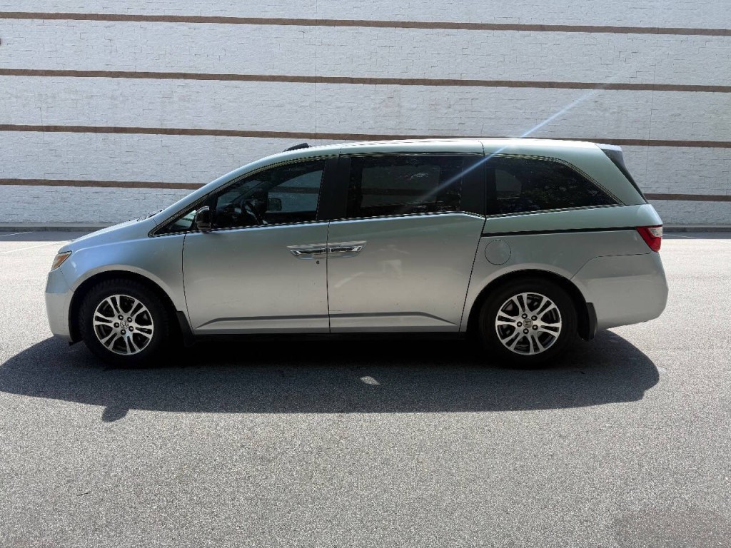 2011 Honda Odyssey Image 7