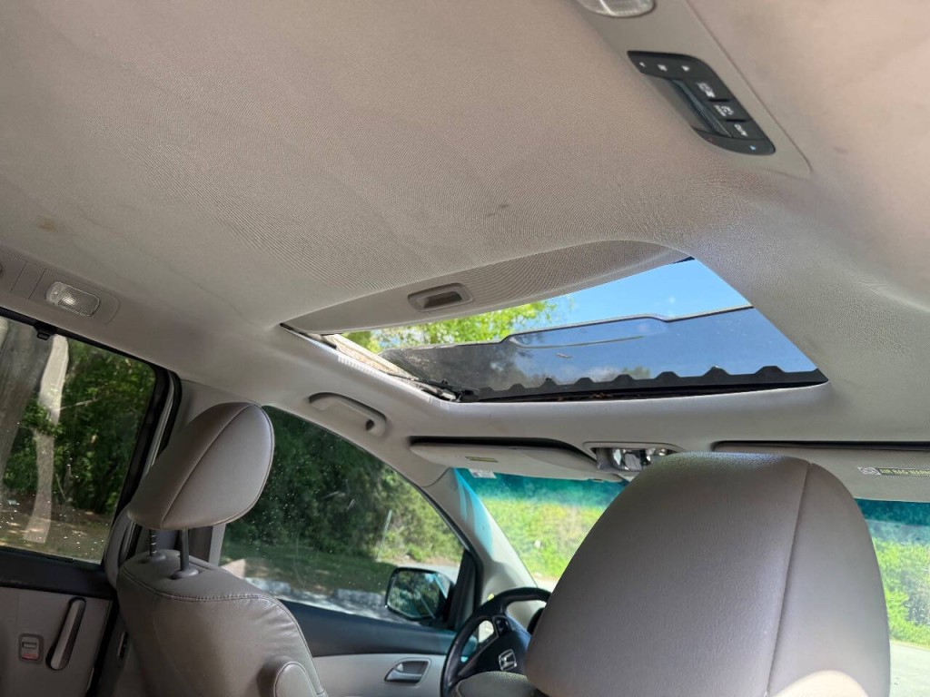 2011 Honda Odyssey Image 15