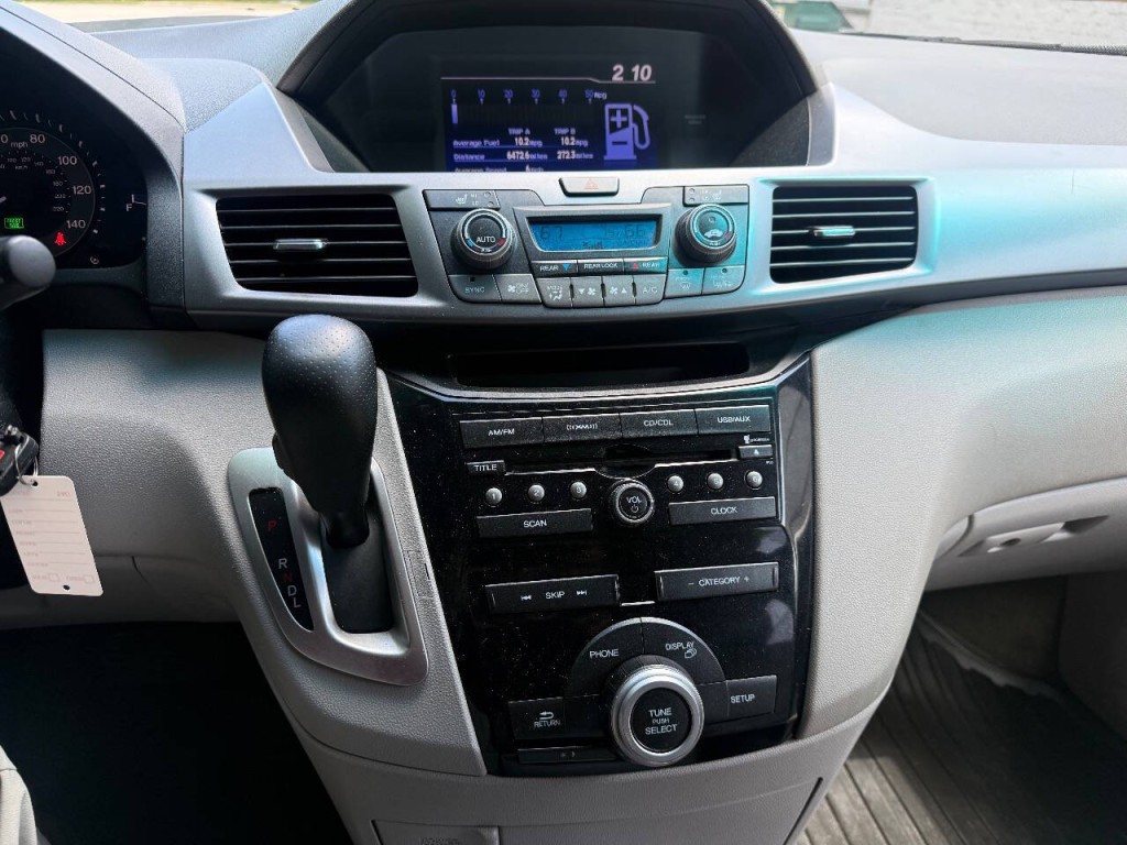 2011 Honda Odyssey Image 16