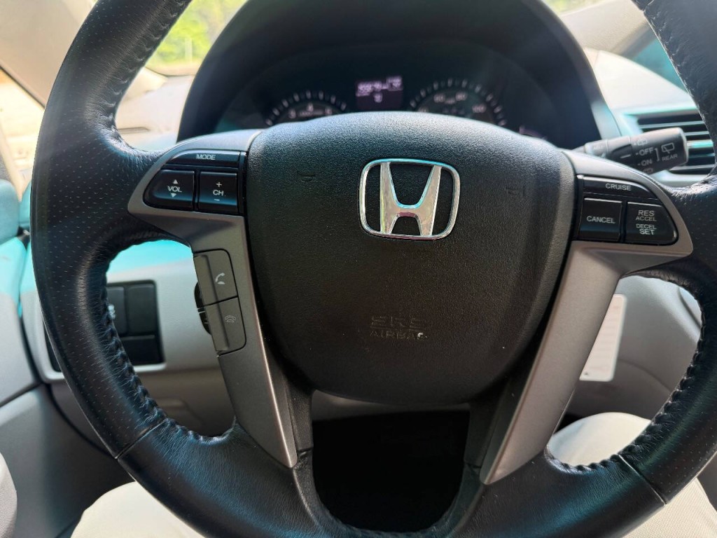 2011 Honda Odyssey Image 19