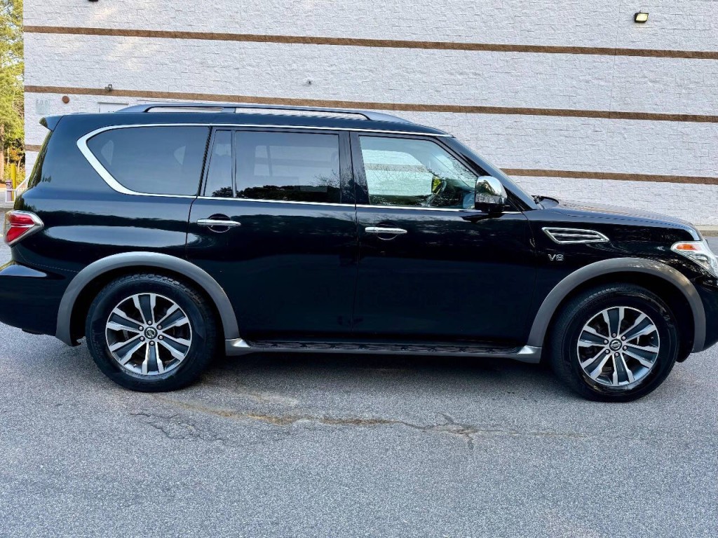 2017 Nissan Armada Image 5
