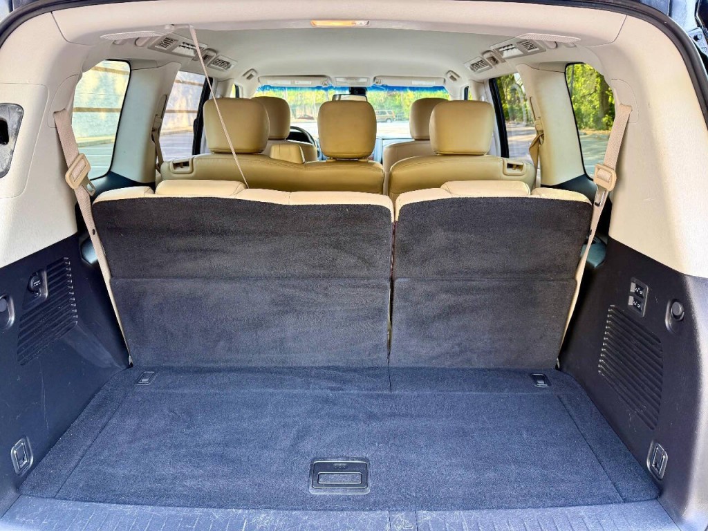 2017 Nissan Armada Image 13