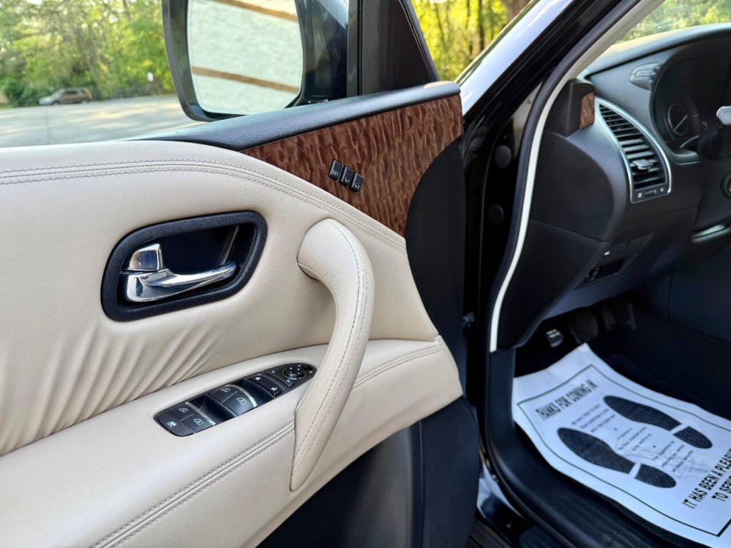 2017 Nissan Armada Image 17