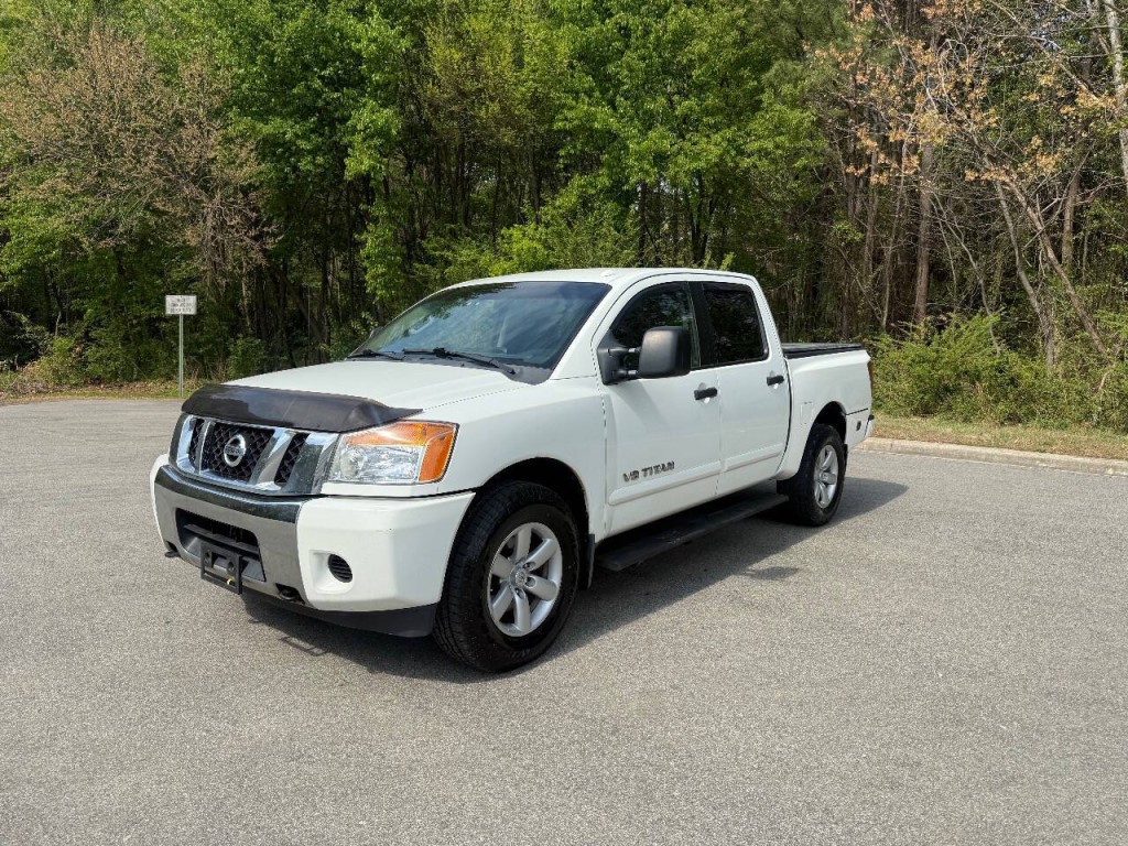 2013 Nissan Titan Image 1