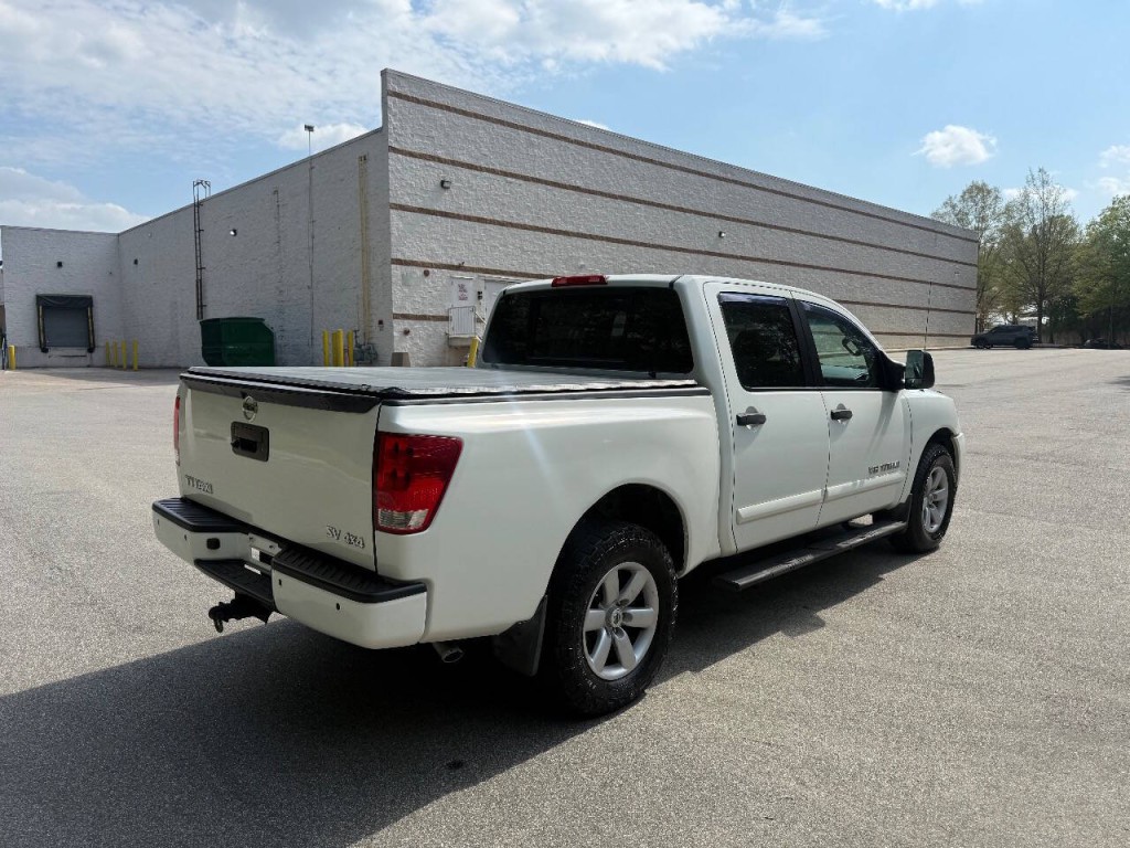 2013 Nissan Titan Image 6