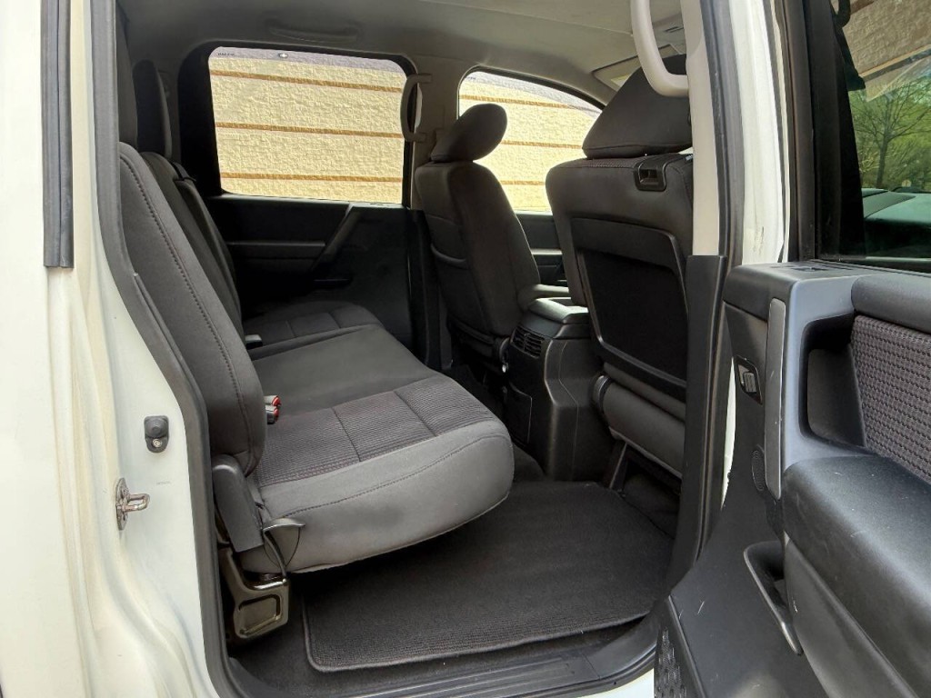 2013 Nissan Titan Image 14
