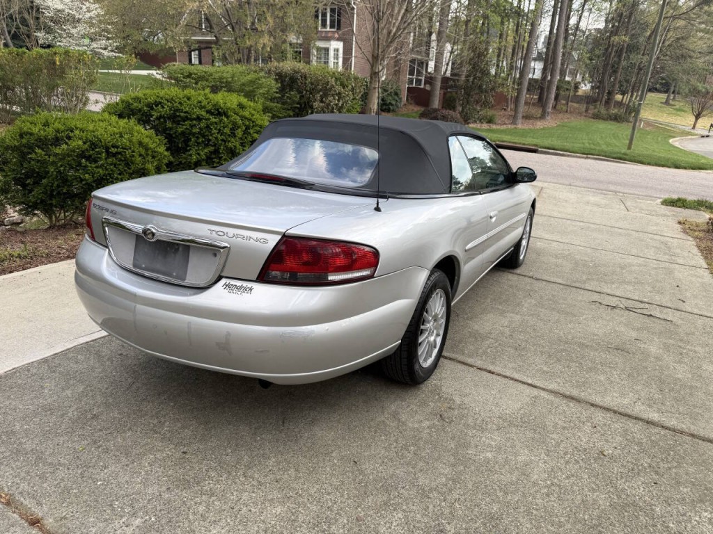 2005 Chrysler Sebring Image 5