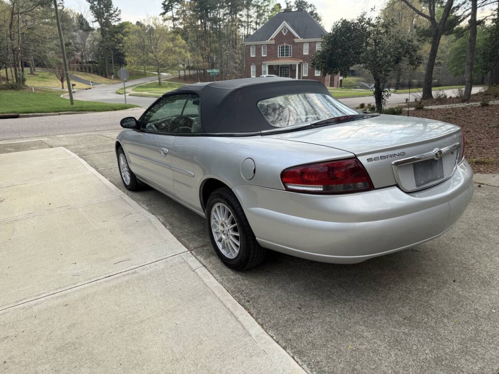2005 Chrysler Sebring Image 7