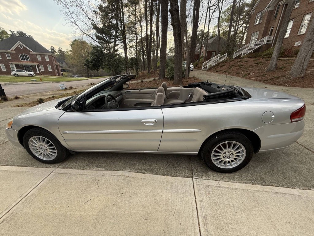 2005 Chrysler Sebring Image 15