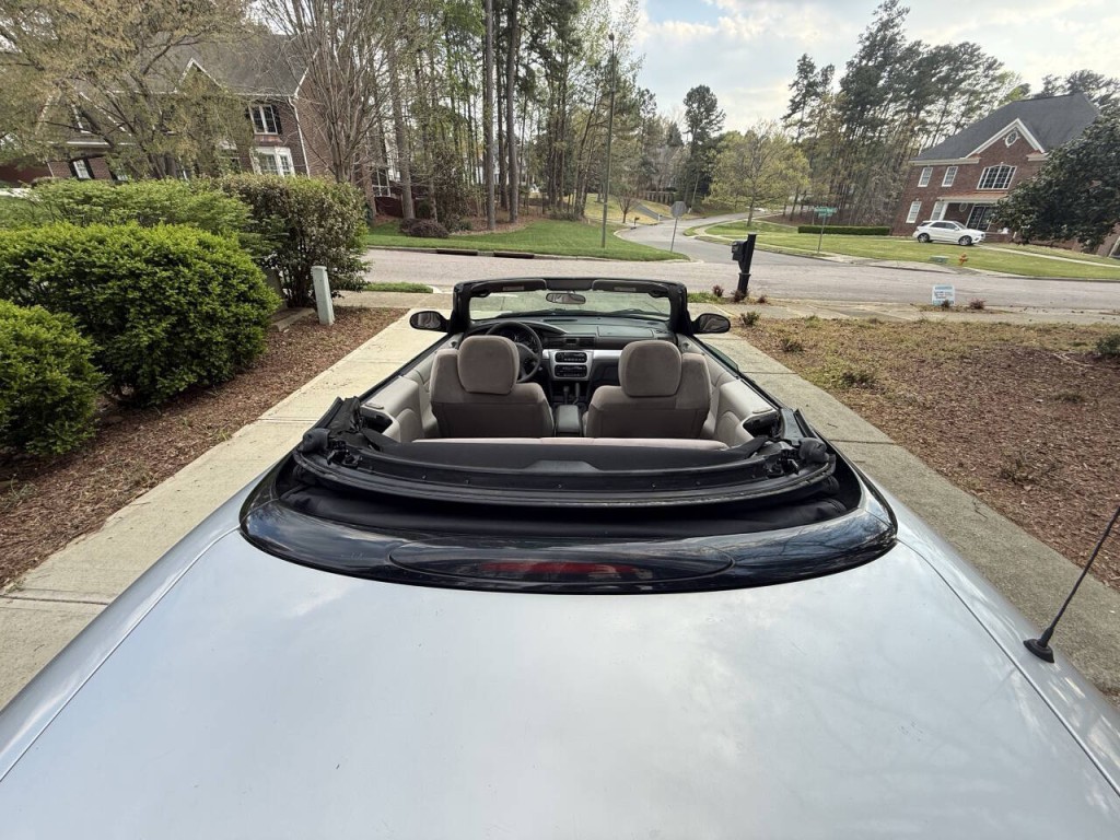 2005 Chrysler Sebring Image 17