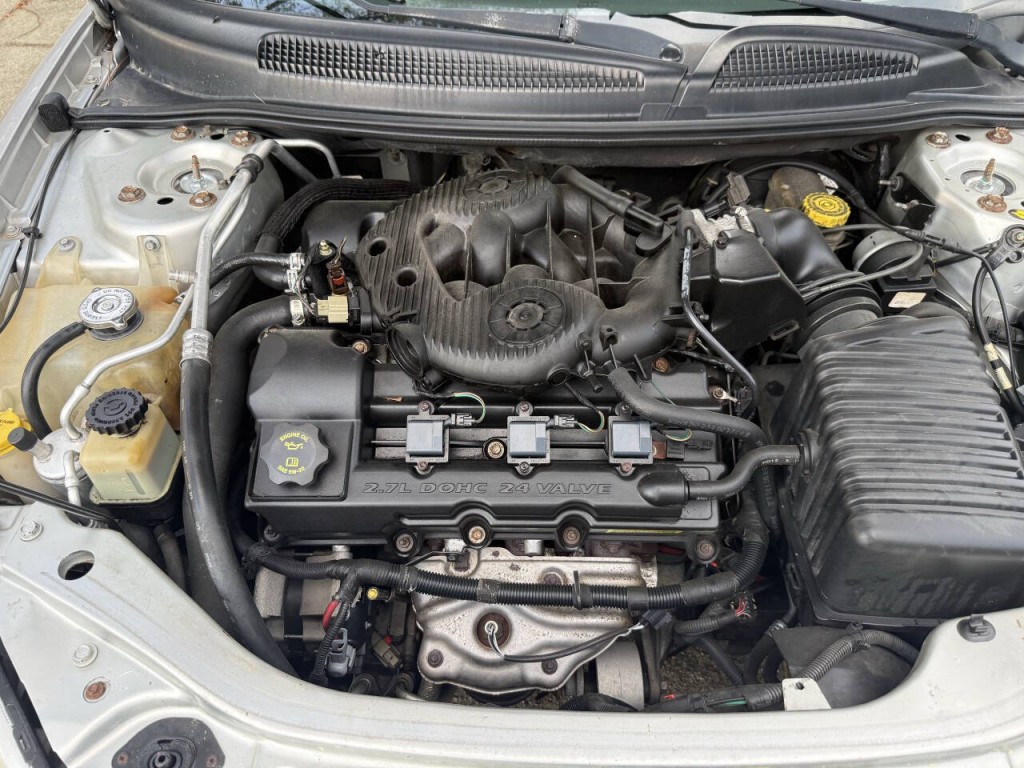 2005 Chrysler Sebring Image 21