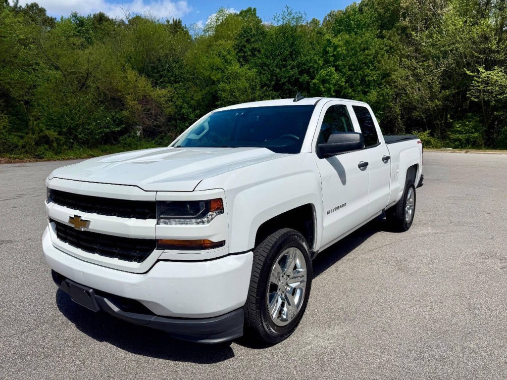 2019 Chevrolet Silverado 1500 Image 1