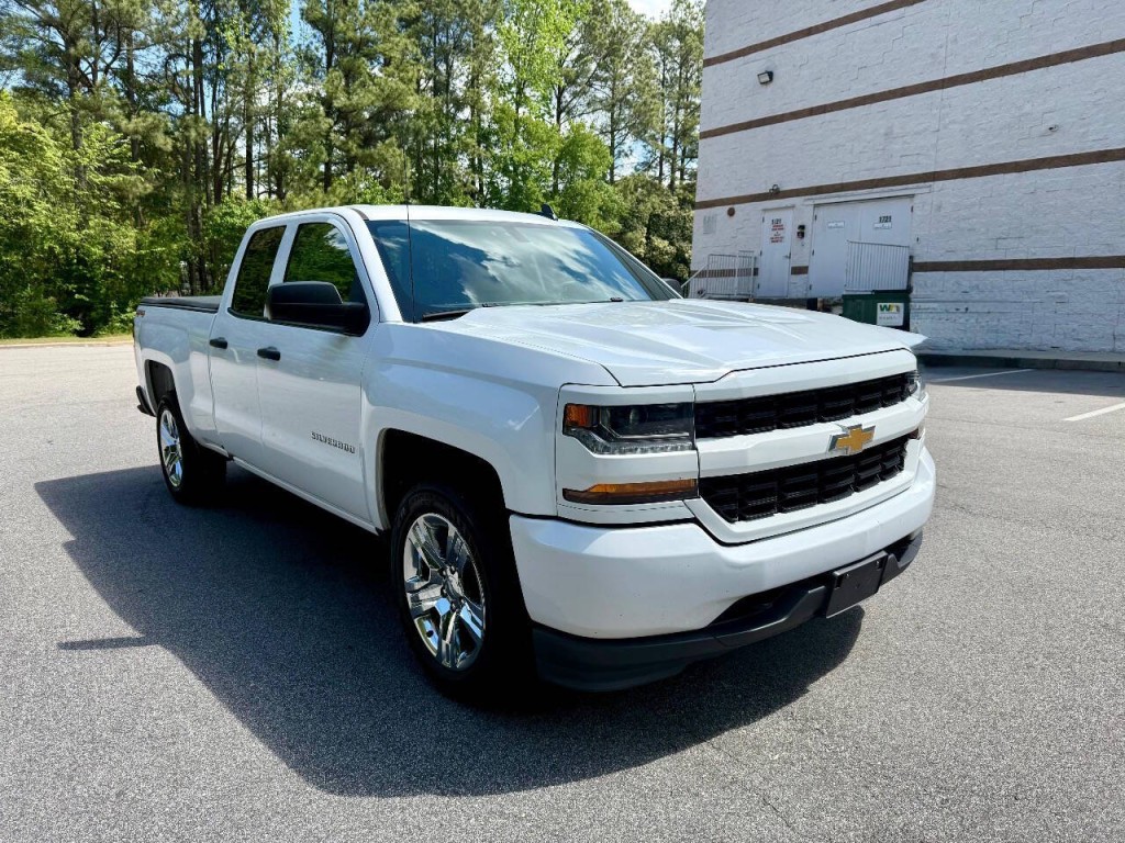 2019 Chevrolet Silverado 1500 Image 2