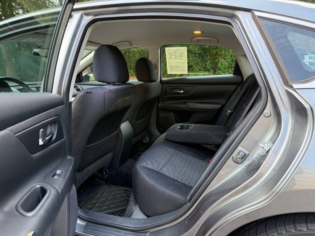 2018 Nissan Altima Image 11