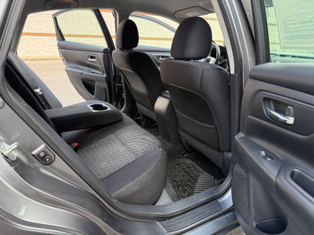 2018 Nissan Altima Image 12